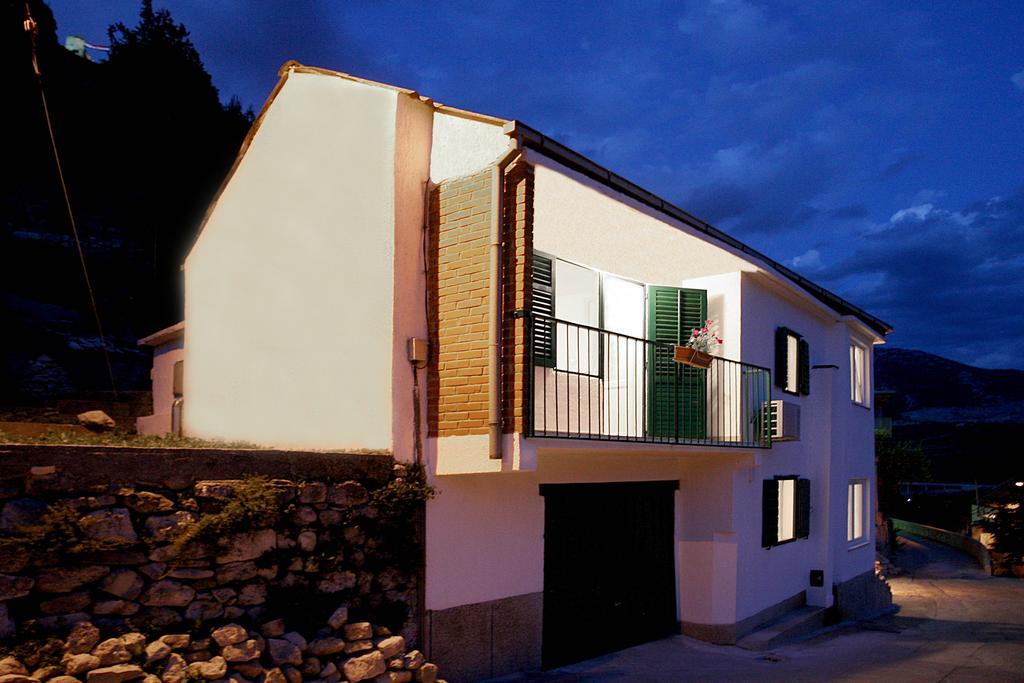 Holiday Home Miklica Klis Luaran gambar